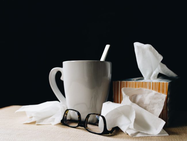 tissues mug glasses Mug with tissues & glasses