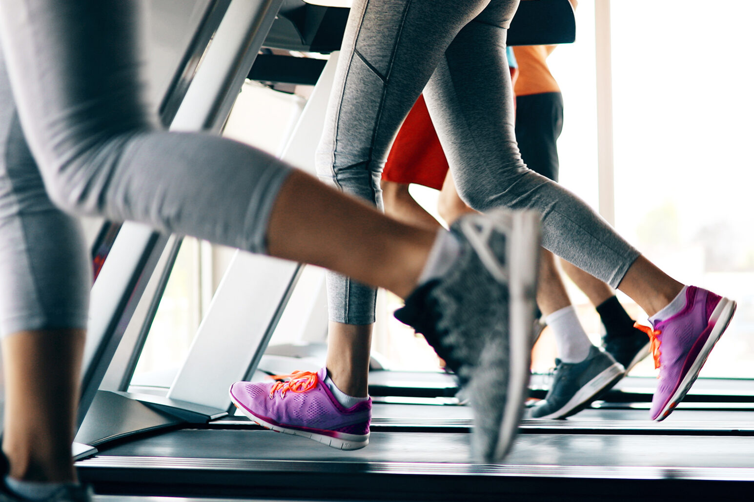 Picture of people running on treadmill in gym